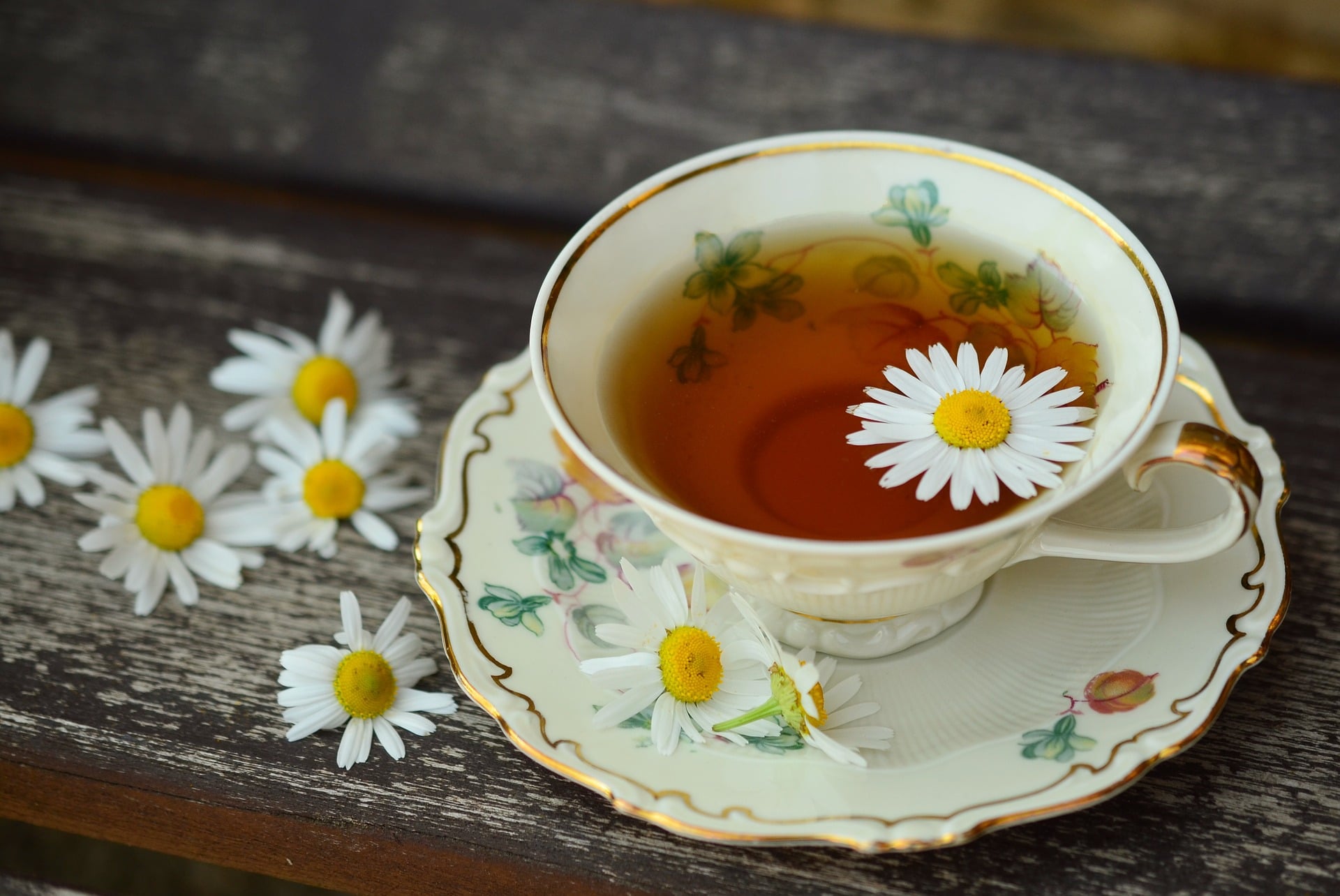 Chamomile Tea Health Benefits Uses And How To Prepare At Home