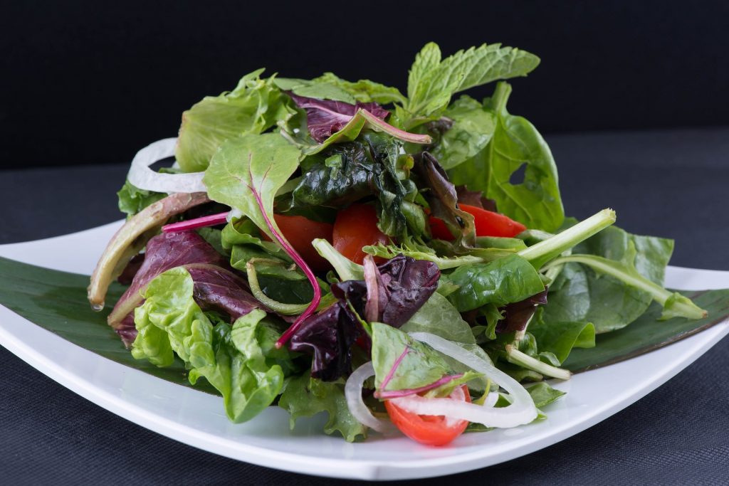 low-calorie foods - salad