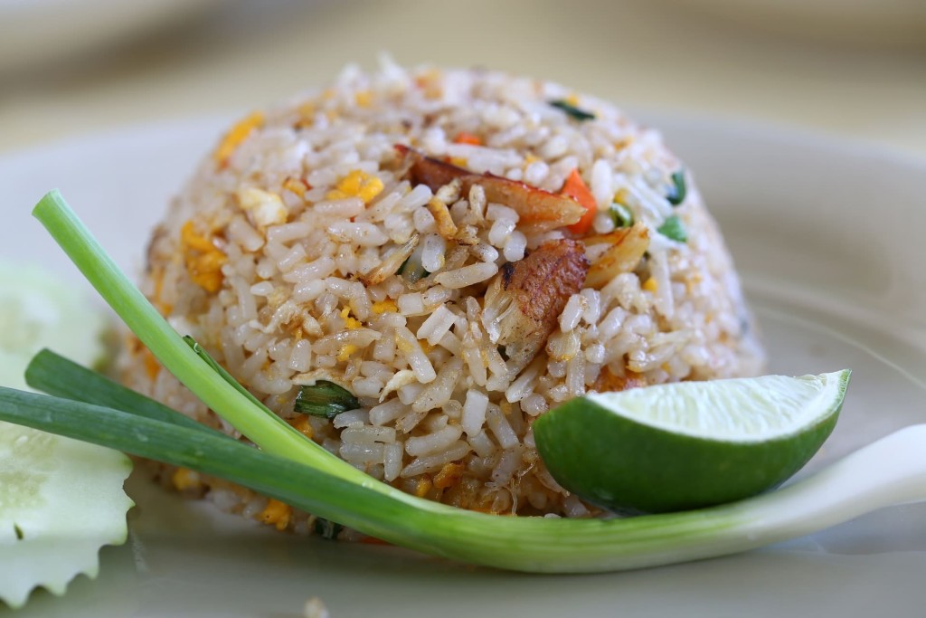 How To Use A Rice Cooker: Basic Steps & 5 Things That You Can Cook In It