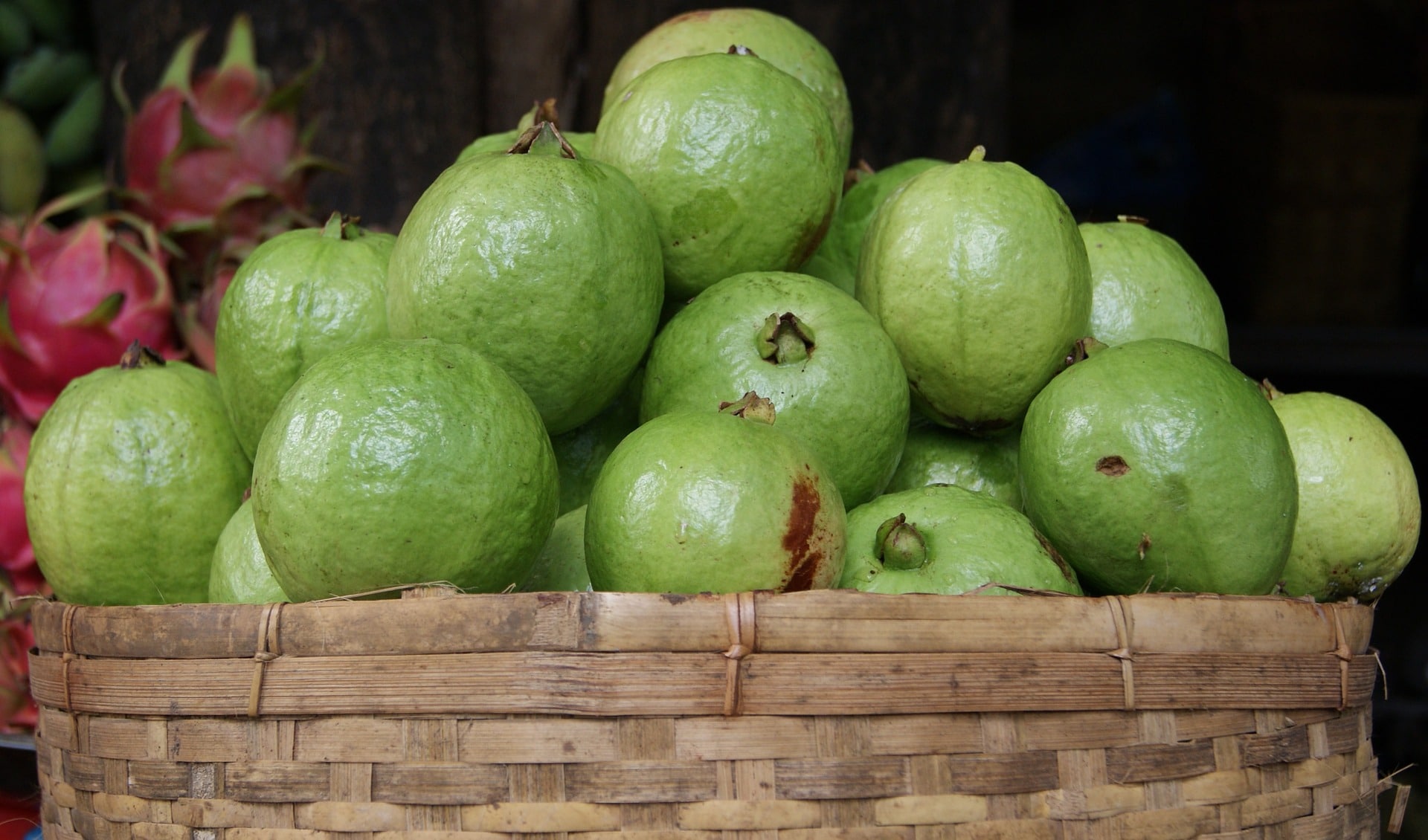 9-amazing-benefits-of-guava-popular-types-of-guava-fruit