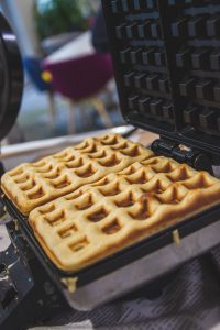 What is the best Belgian waffle maker in the UAE market? What brands do you  prefer, and why? - Quora