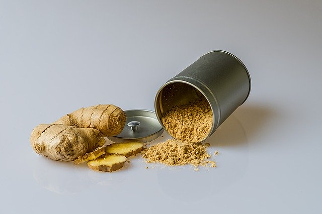 ginger powder along with ginger cut into pieces