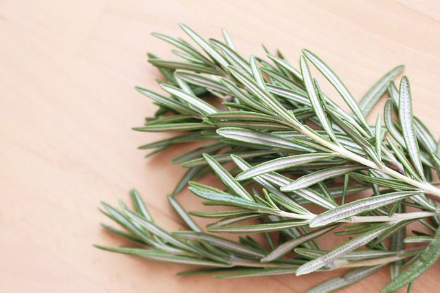 benefits of rosemary oil