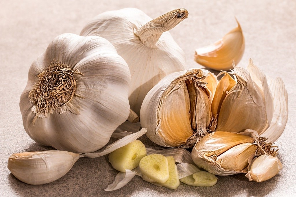 benefits-of-eating-raw-garlic-on-empty-stomach-mishry