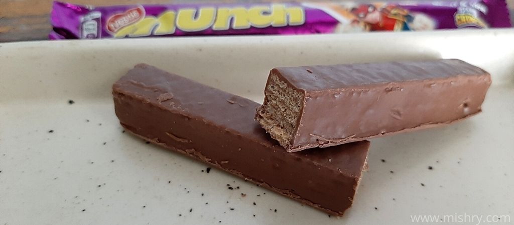 closer look at nestle munch classic