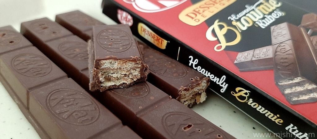a naked bar of nestle kitkat heavenly brownie kubes