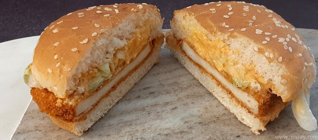 cross sectional view of burger king classic chicken