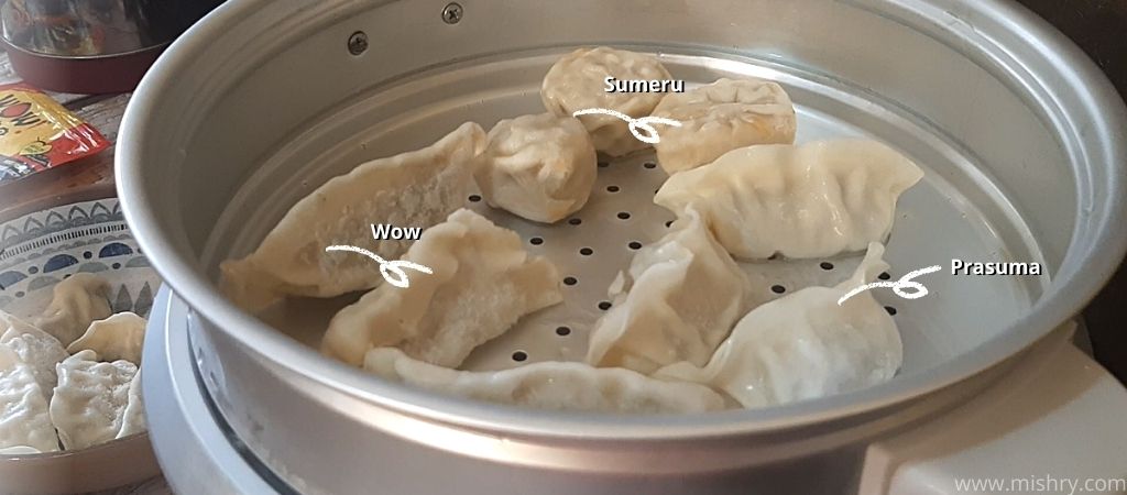 ready to eat chicken momos in a steamer