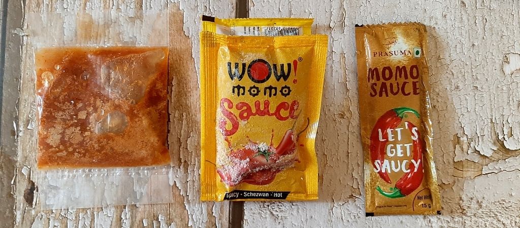 veg momos sauce packaging