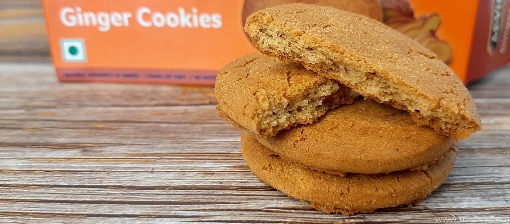 closer look at mcvities cookies