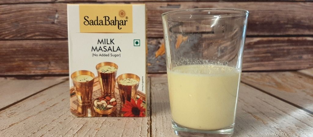 sadabahar milk masala in a glass after mixing with hot milk