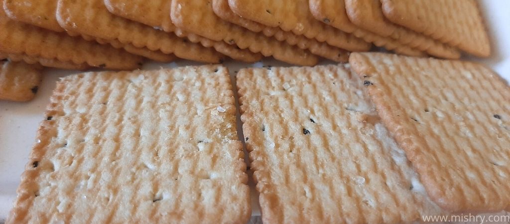 backside look at cremica kalonji cracker biscuits