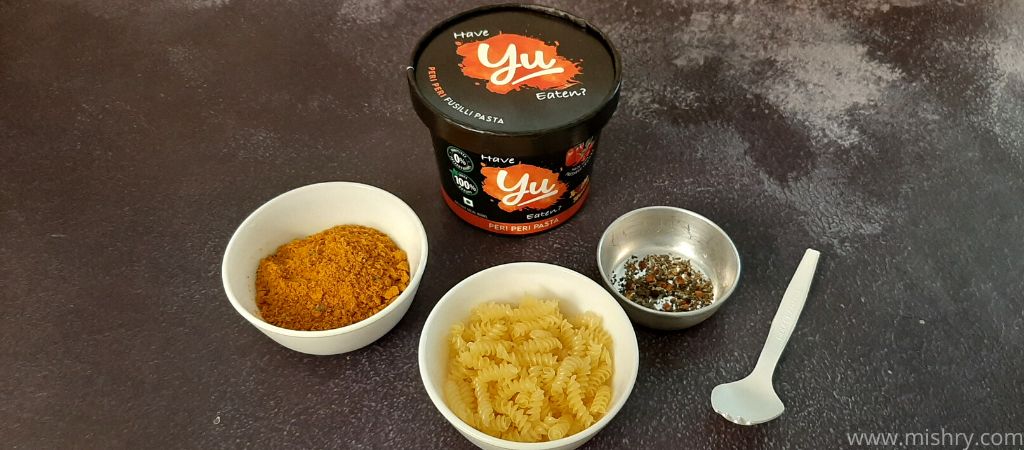 yu foodlabs peri peri pasta and powder for sauce in bowls
