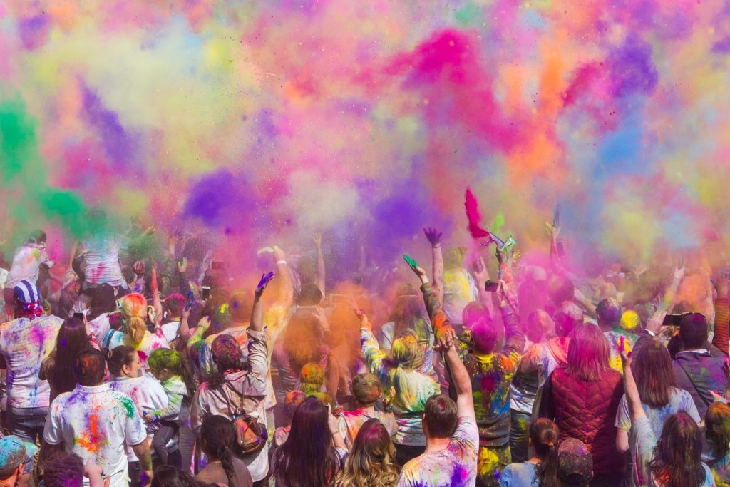 5 Must-Have Essentials To Celebrate The Festival Of Colors