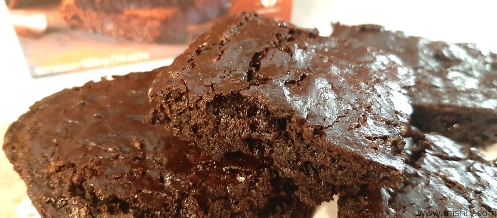 closer look at the slurrp farm chocolate brownie texture