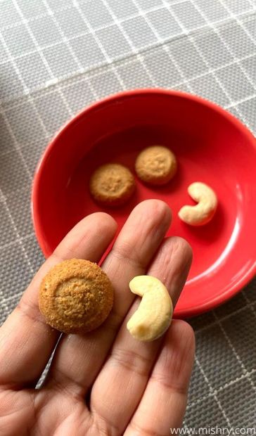 comparing size of cookie with cashew