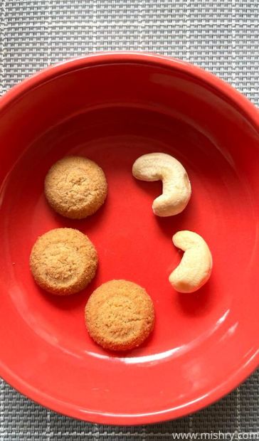 gladful cookie size comparison with cashew