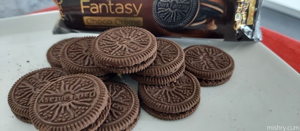 the first look at sunfeast dark fantasy choco crème biscuits