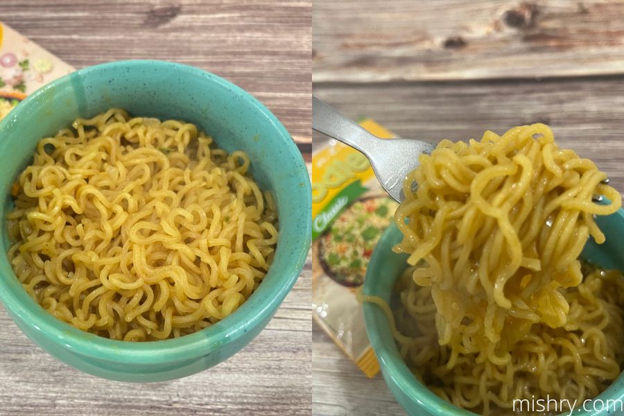 a close look at patanjali atta noodles classic variant