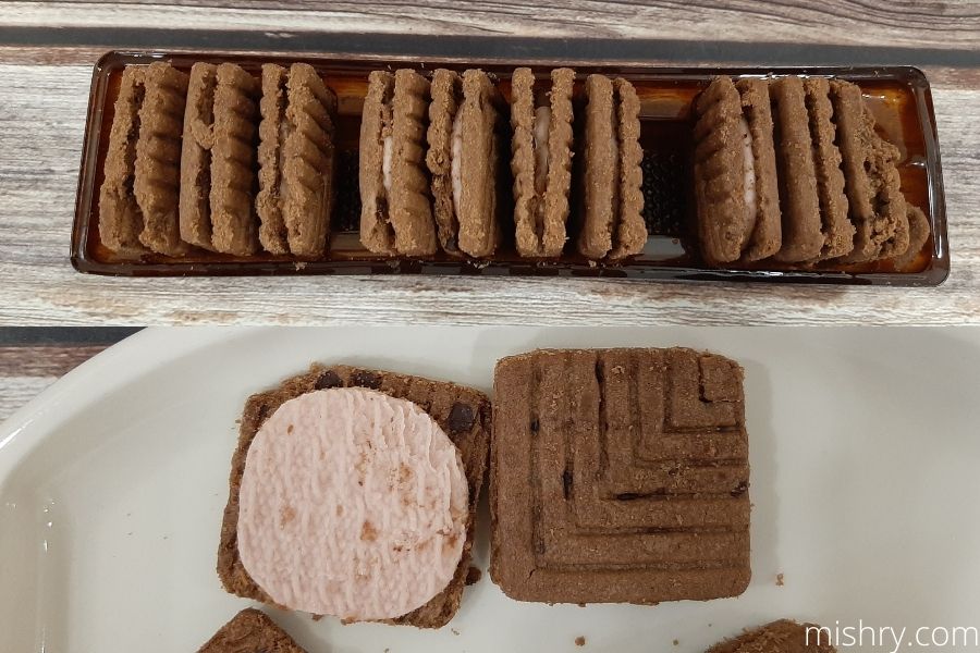 hide and seek creme sandwich biscuits strawberry