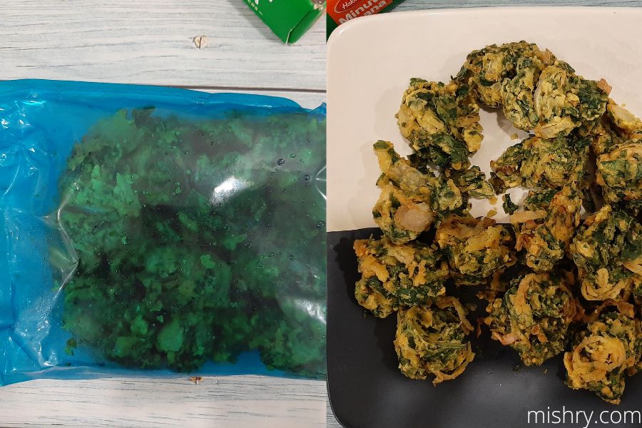 the inside packaging of haldiram’s minute khana spinach pakora