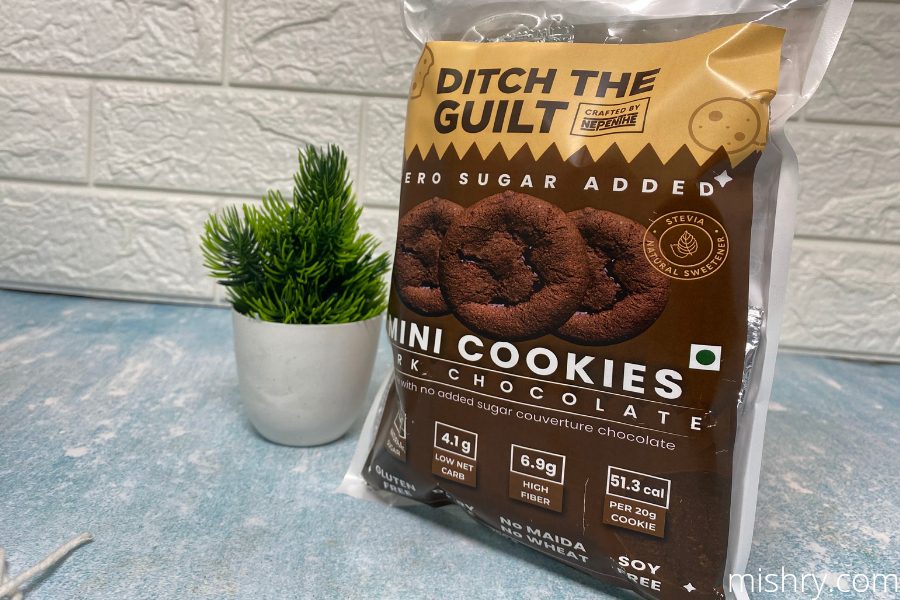 here's how the outer pack of ditch the guilt mini cookies