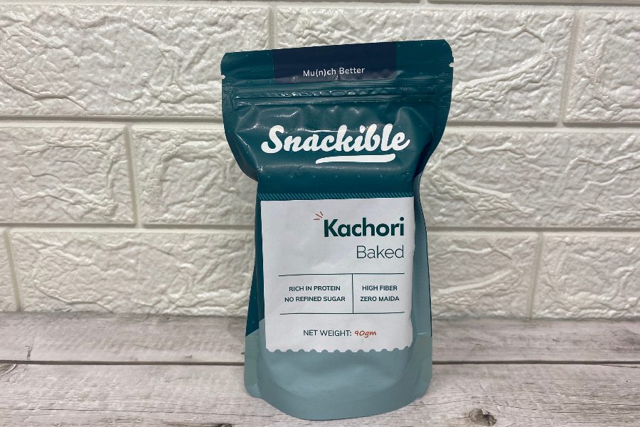 packaging of snackible baked kachori