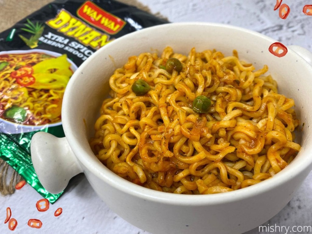 wai wai dynamite xtra spicy bamboo shoots instant noodles review